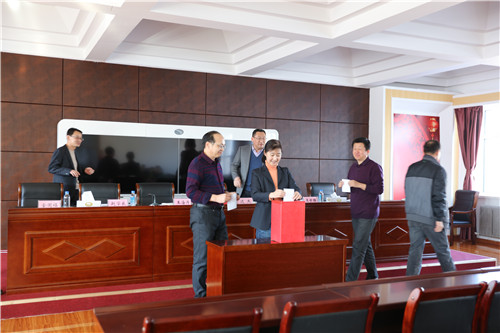 市投资担保公司召开全体职工大会